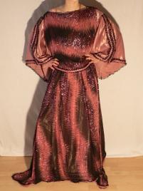 Tenue rose et noire